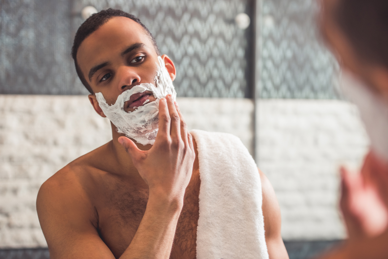 Cuidar da pele do rosto mantém a saúde da barba
