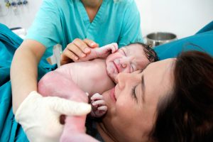 Veja os principais cuidados que toda mãe deve ter no pós-parto