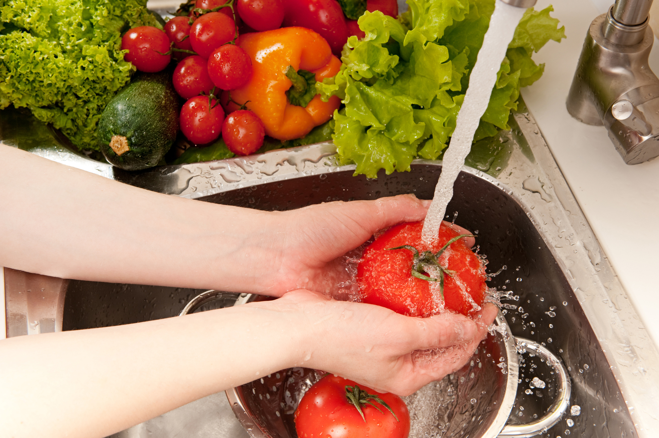 Cuidados com alimentação: higienização correta de legumes, verduras e frutas
