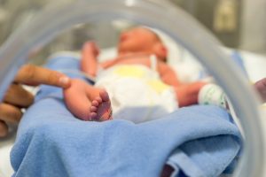 Saiba porque bebês prematuros têm maior risco de apresentar crises epilépticas