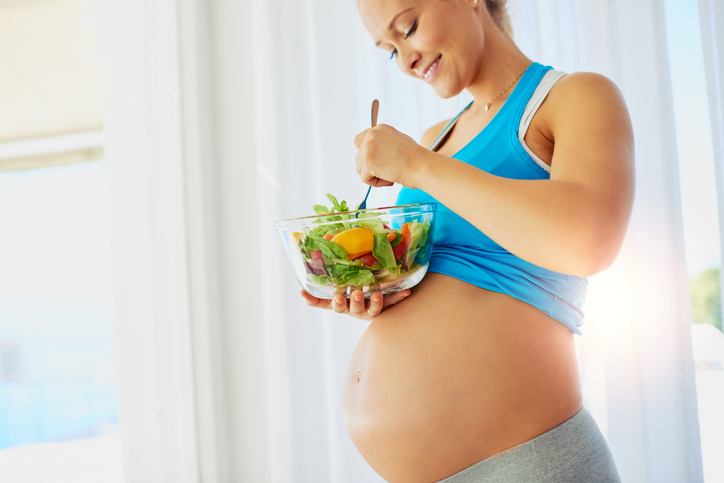 Alimentação na gravidez: 5 dicas para balancear da forma correta